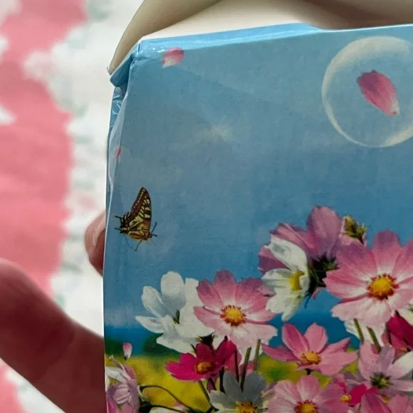 Very small new mushroom light.
New in box. - Picture 12 of 13